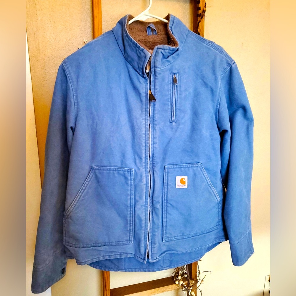 Woman’s Carhartt Jacket Size Medium